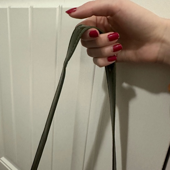 New with tags Princess polly darlo shoulder bag in olive - Picture 6 of 6